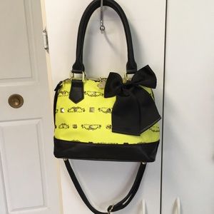 Preowned Betsy Johnson chartreuse green  purse 👛